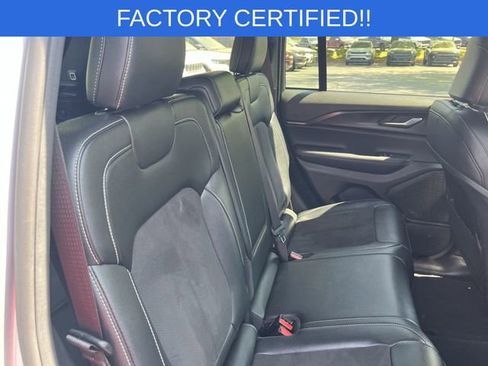 Certified 2024 Jeep Grand Cherokee Altitude image 34