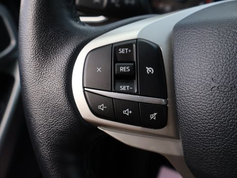 Used 2022 Ford Explorer XLT w/ Equipment Group 202A AWD/4WD image 30
