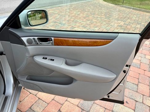 Used 2005 Lexus ES 330 image 26