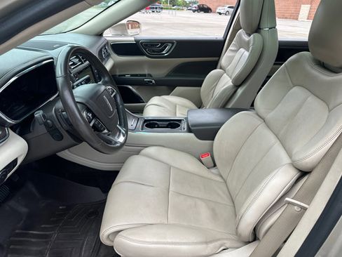 Used 2017 Lincoln Continental Reserve w/ Climate Package image 26