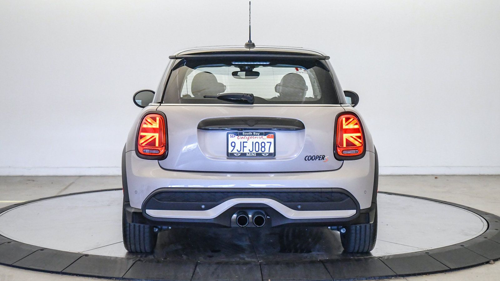 Used 2024 MINI Cooper S FWD image 3
