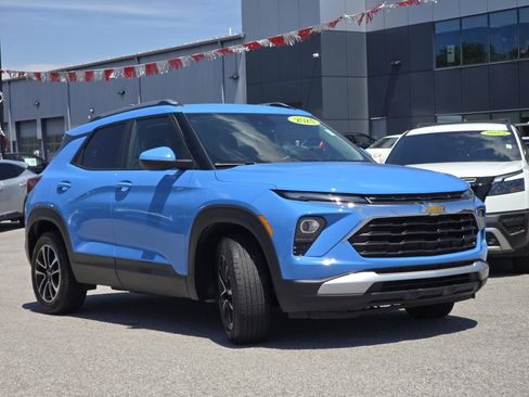 Used 2024 Chevrolet TrailBlazer LT w/ Convenience Package FWD image 16