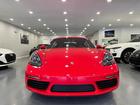 Used 2018 Porsche 718 Cayman S RWD image 2