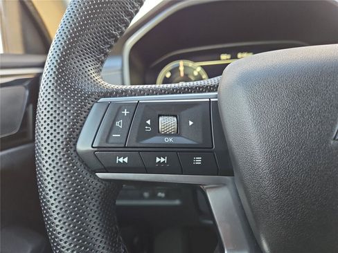 Used 2023 Mitsubishi Outlander SE image 14