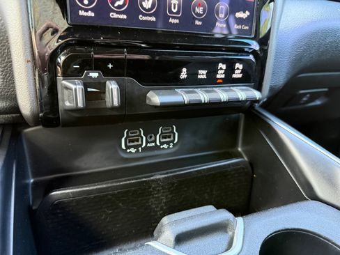 Used 2020 RAM 1500 Laramie w/ Sport Appearance Package AWD/4WD image 37