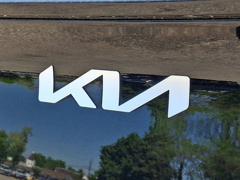 Certified 2025 Kia Sportage EX FWD image 30