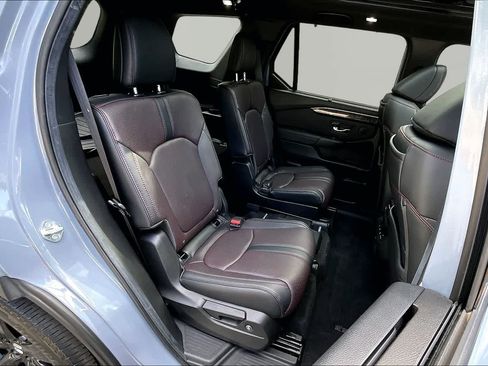 Used 2025 Honda Pilot Black Edition image 38