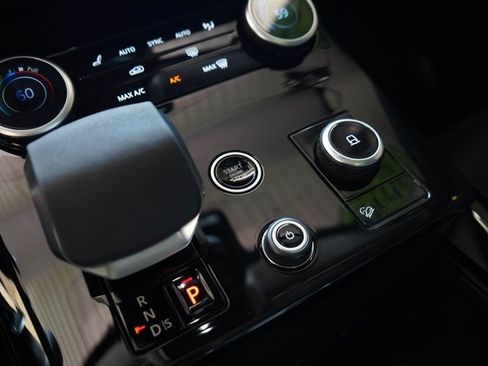 Used 2023 Land Rover Range Rover Sport SE image 30