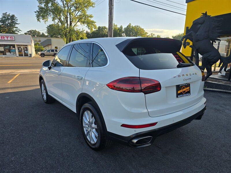 Used 2018 Porsche Cayenne AWD/4WD image 2