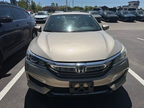 Used 2017 Honda Accord LX image 2