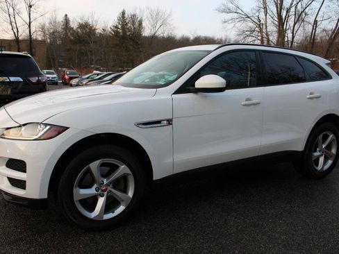 Used 2018 Jaguar F-PACE Premium image 13