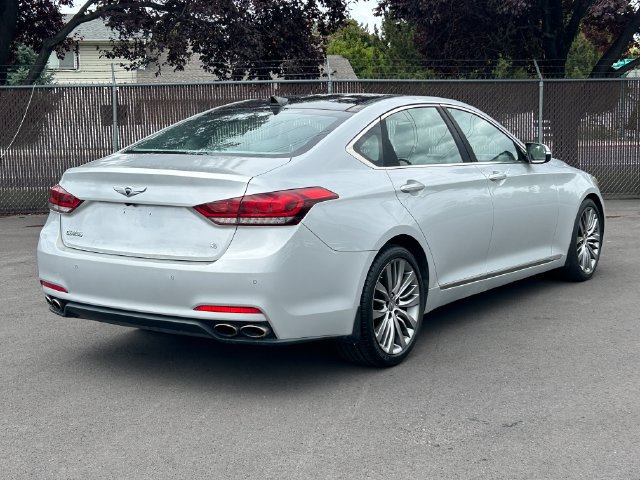 Used 2015 Hyundai Genesis 5.0 RWD image 3