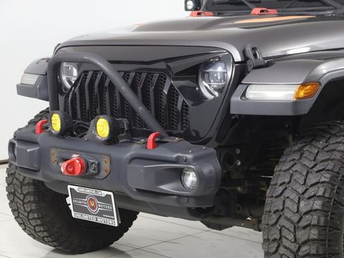 Used 2018 Jeep Wrangler Unlimited Rubicon w/ Dual Top Group AWD/4WD image 55