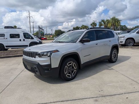 New 2026 Jeep Cherokee Laredo AWD/4WD image 7