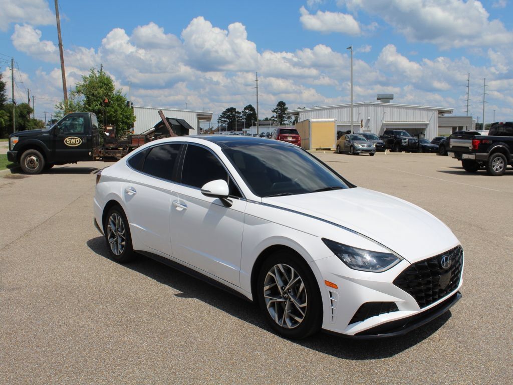 Used 2023 Hyundai Sonata SEL w/ Convenience Package FWD image 2