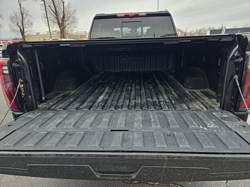 Used 2025 GMC Sierra 2500 AT4X image 30