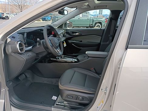 New 2026 Chevrolet Trax ACTIV w/ Sunroof Package image 29