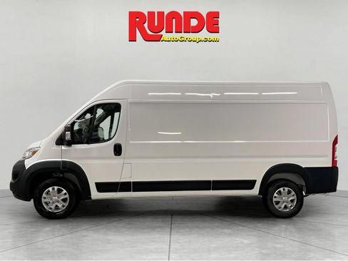 Used 2025 RAM ProMaster 2500 w/ Quick Order Package 22G SLT FWD image 2