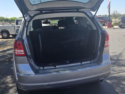 Used 2019 Dodge Journey SE FWD image 10