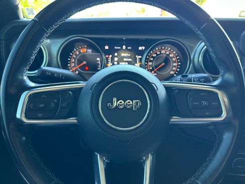 Used 2020 Jeep Wrangler Unlimited Sahara AWD/4WD image 20