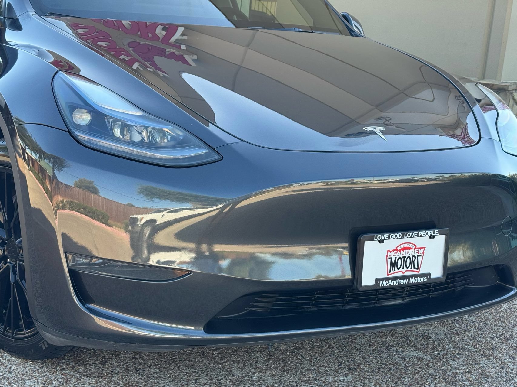 Used 2024 Tesla Model Y Long Range AWD/4WD image 2