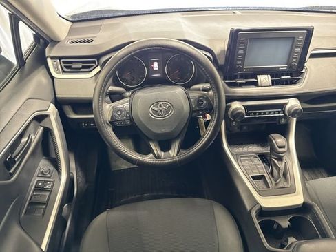 Used 2021 Toyota RAV4 LE AWD/4WD image 14