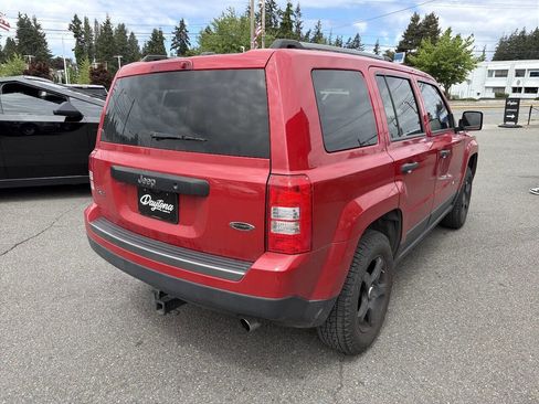 Used 2017 Jeep Patriot Sport AWD/4WD image 3
