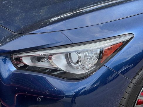 Used 2018 INFINITI Q50 Red Sport 400 w/ Sensory Package (Sport) RWD image 2