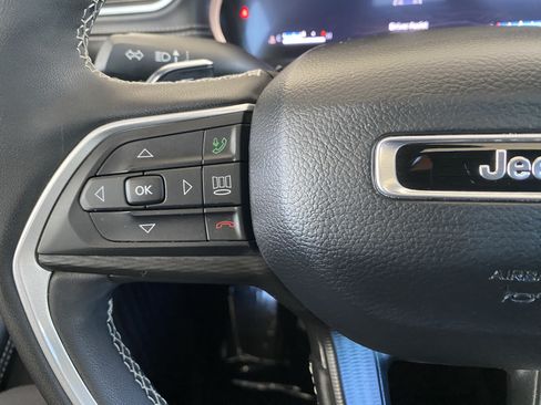 Used 2024 Jeep Grand Cherokee L Altitude AWD/4WD image 6