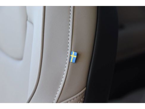 New 2026 Volvo XC90 B6 Plus w/ Protection Package Premier image 40