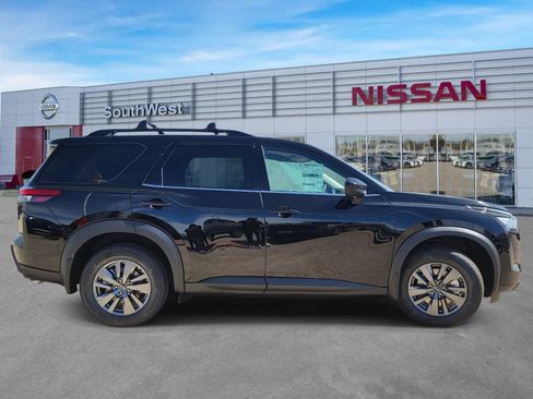 New 2026 Nissan Pathfinder SV image 5