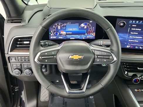 Certified 2025 Chevrolet Suburban Premier AWD/4WD image 19