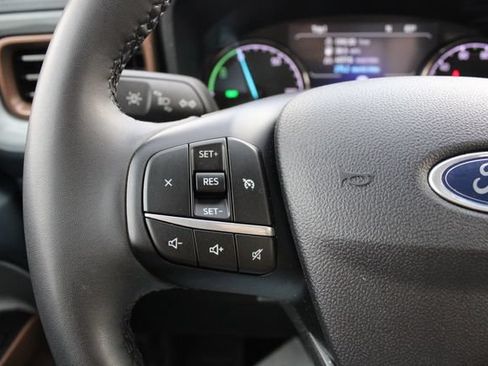 Used 2023 Ford Maverick Lariat w/ Lariat Luxury Package FWD image 12
