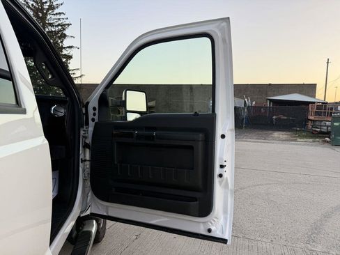 Used 2014 Ford F250 Platinum w/ Snow Plow Prep Package image 17