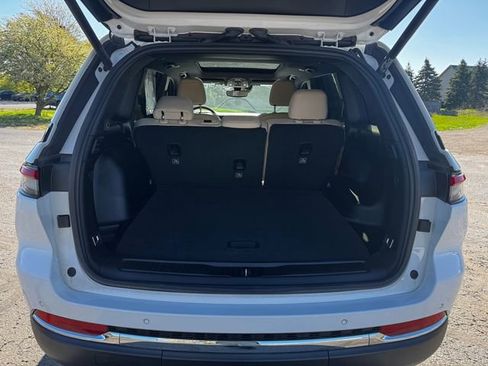 Certified 2024 Jeep Grand Cherokee Limited AWD/4WD image 17