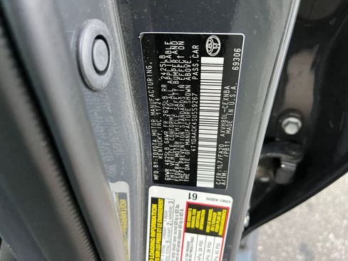 Used 2025 Toyota Camry LE image 28