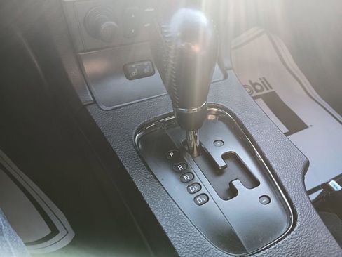 Used 2004 Ford Thunderbird image 24