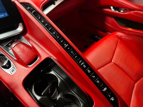 Used 2024 Chevrolet Corvette Stingray Premium Conv w/ Battery Protection Package image 21