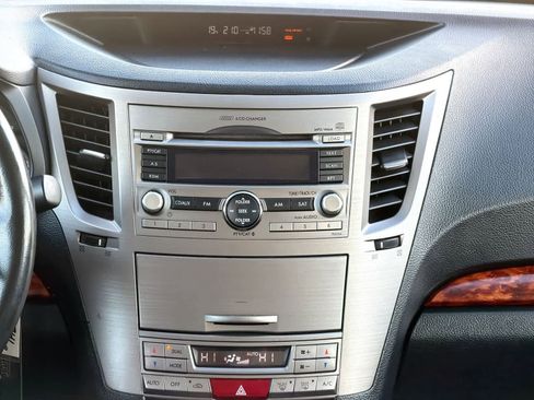 Used 2011 Subaru Outback 3.6R Limited w/ PWR Moonroof Pkg image 30