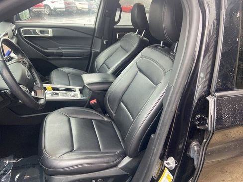 Certified 2020 Ford Explorer XLT w/ Equipment Group 202A image 7