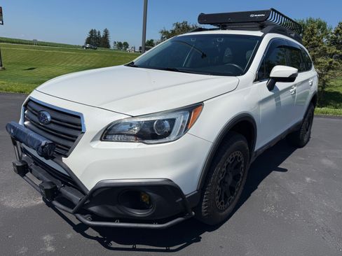 Used 2016 Subaru Outback 2.5i Limited AWD/4WD image 1