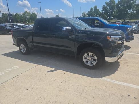 Used 2025 Chevrolet Silverado 1500 LT AWD/4WD image 21