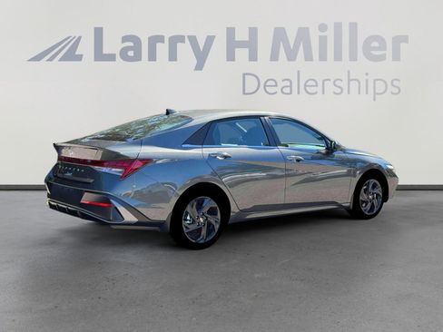 New 2026 Hyundai Elantra SEL Sport Premium FWD image 8