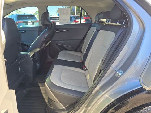 Used 2025 Kia Niro SX image 25