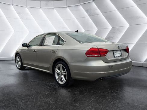 Used 2014 Volkswagen Passat TDI SE image 5