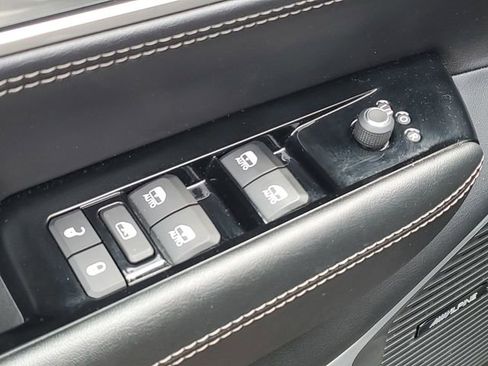Used 2024 Jeep Wagoneer 4WD w/ Premium Group I image 30