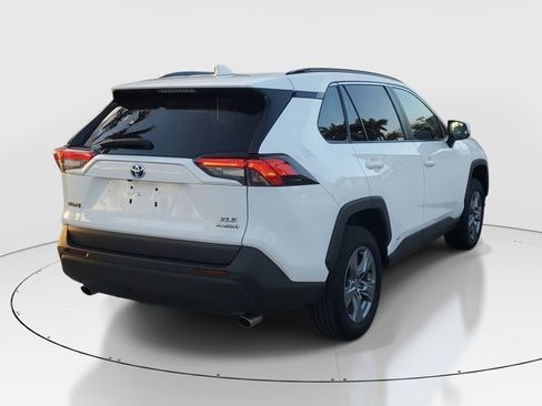 Used 2023 Toyota RAV4 XLE image 3