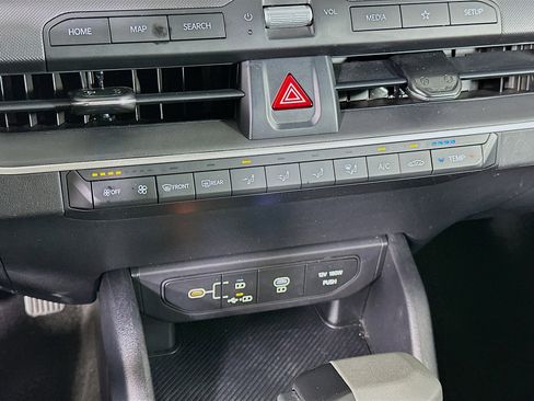 Used 2025 Kia K4 LXS image 24