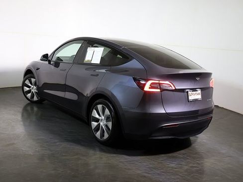 Used 2021 Tesla Model Y Long Range AWD/4WD image 2