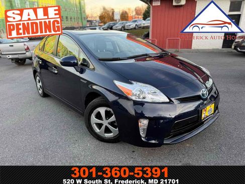 Used 2015 Toyota Prius Two image 1